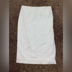 Mid length white size 8 Worthington skirt